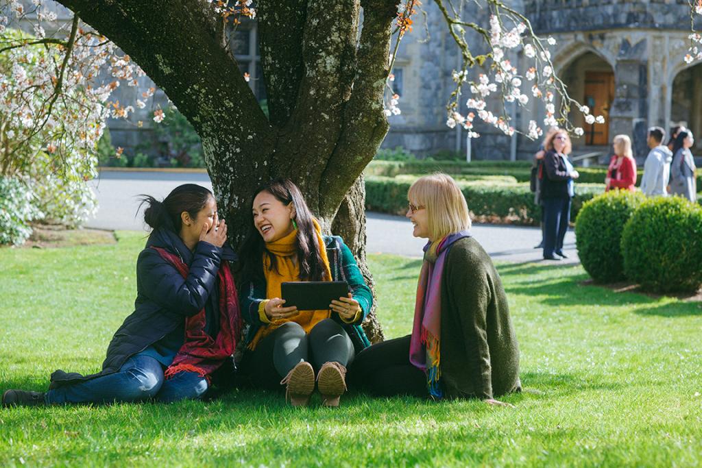 students socializing at RRU
