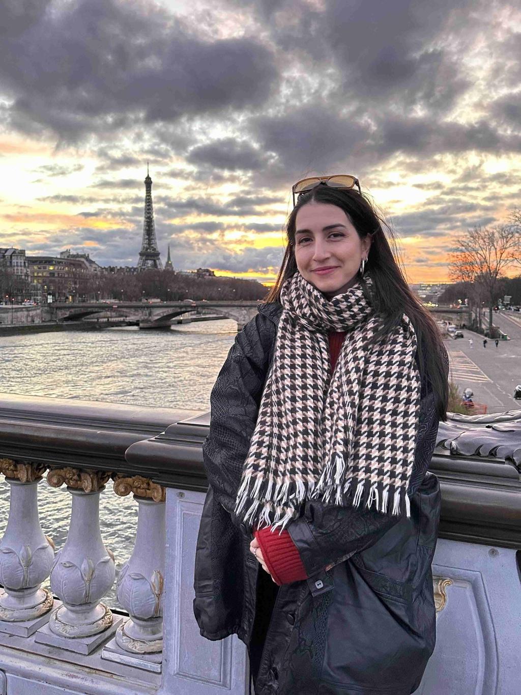 Study abroad student in Paris